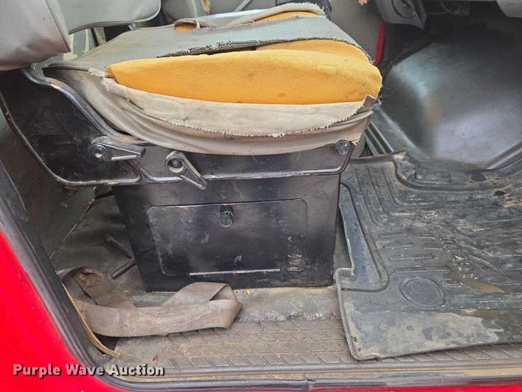 image for item ET1413 1998 Ford LT8000 dump truck