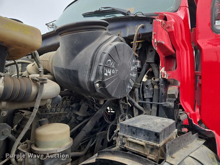 image for item ET1413 1998 Ford LT8000 dump truck