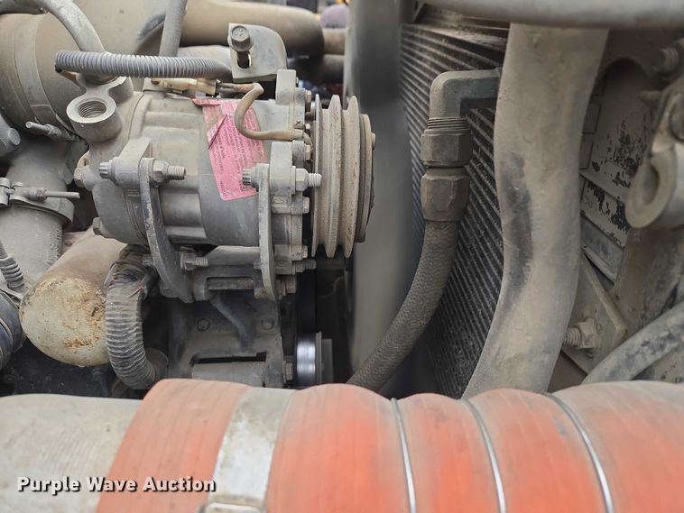 image for item ET1413 1998 Ford LT8000 dump truck