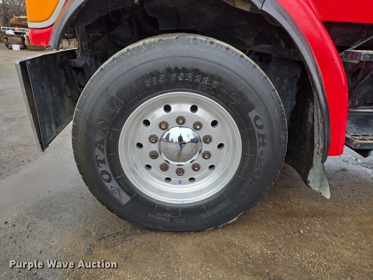 image for item ET1413 1998 Ford LT8000 dump truck