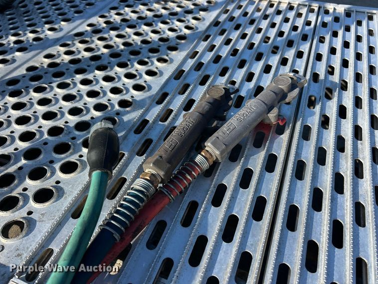 image for item ET6961 2011 Kenworth T8 Series semi truck