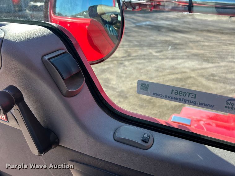 image for item ET6961 2011 Kenworth T8 Series semi truck