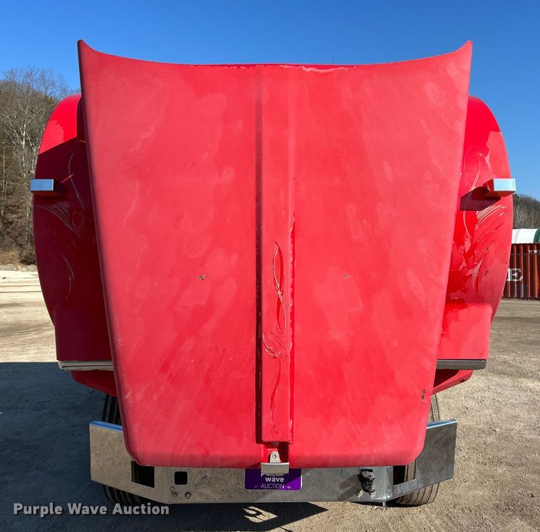 image for item ET6961 2011 Kenworth T8 Series semi truck