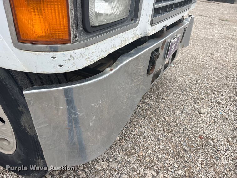 image for item EU0338 2001 Mack CH613 semi truck