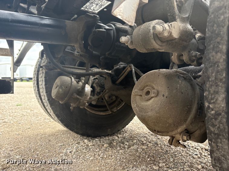 image for item EU0338 2001 Mack CH613 semi truck