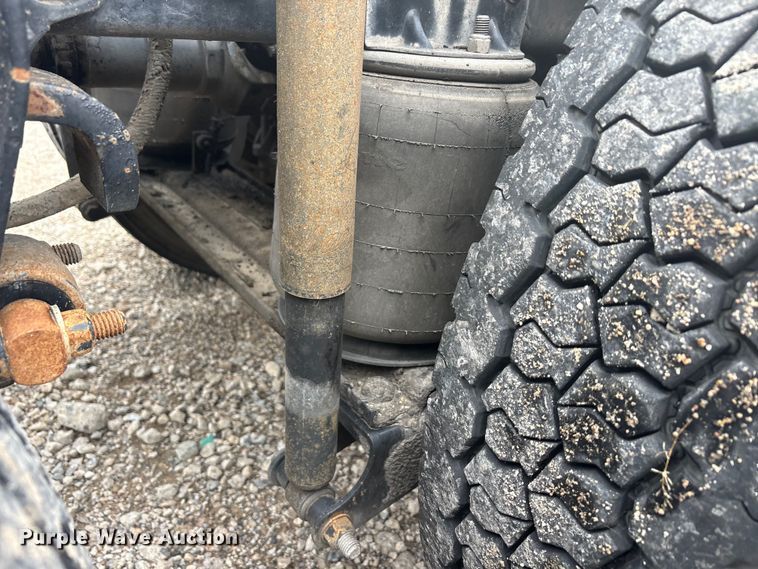 image for item EU0338 2001 Mack CH613 semi truck