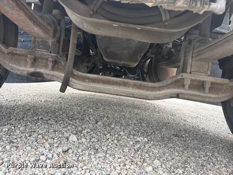 image for item EU0338 2001 Mack CH613 semi truck