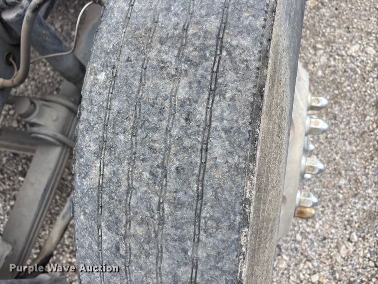 image for item EU0338 2001 Mack CH613 semi truck