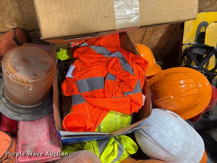 image for item EU4116 Road safety equipment