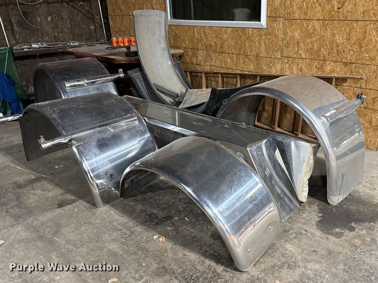 image for item EU4124 Truck fenders