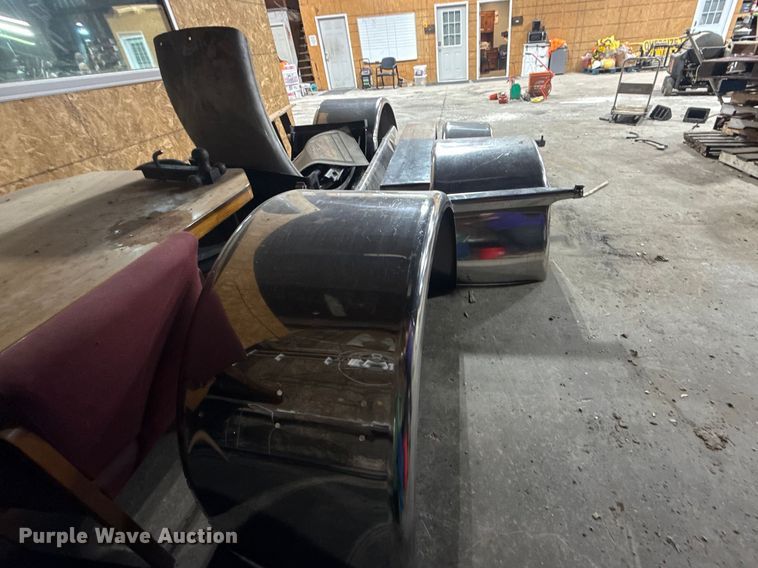 image for item EU4124 Truck fenders