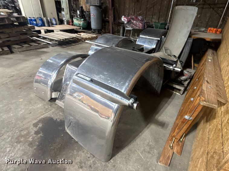 image for item EU4124 Truck fenders