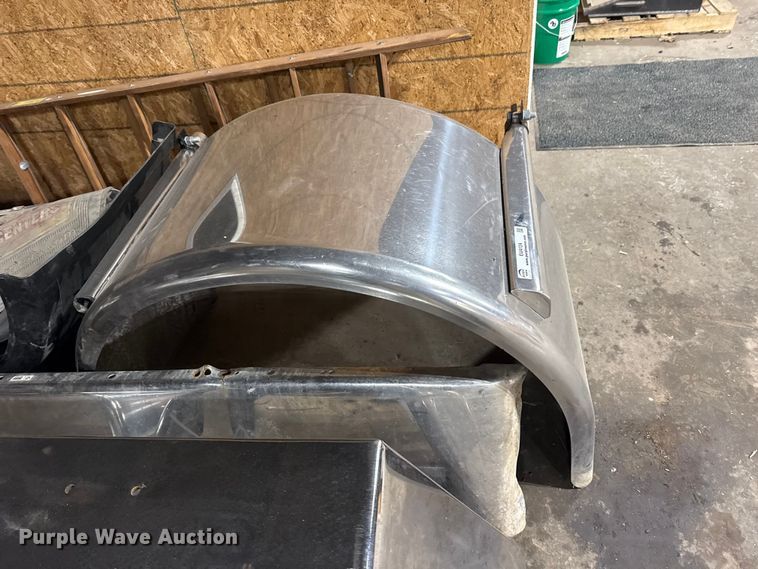 image for item EU4124 Truck fenders