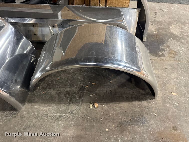 image for item EU4124 Truck fenders