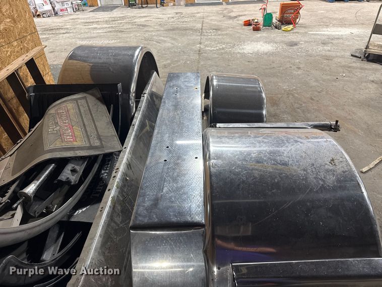 image for item EU4124 Truck fenders