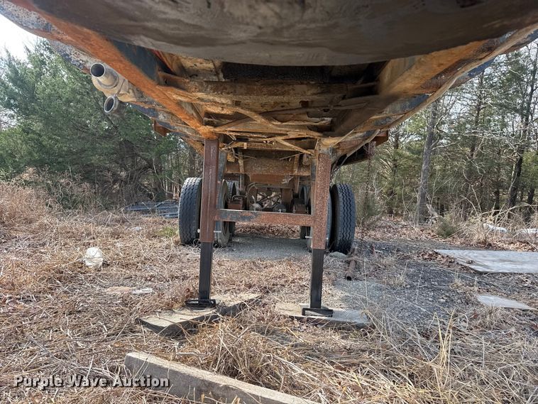 image for item EU4125 1968 Hobbs Trailer end dump trailer