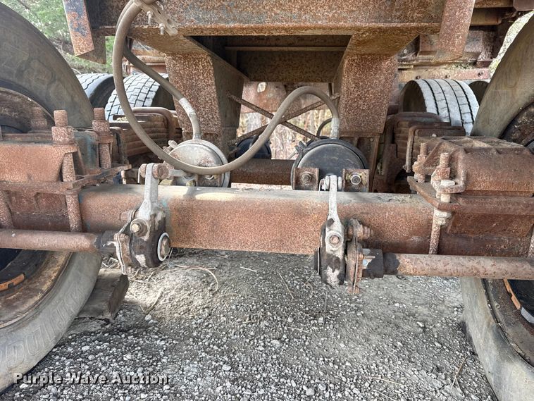 image for item EU4125 1968 Hobbs Trailer end dump trailer