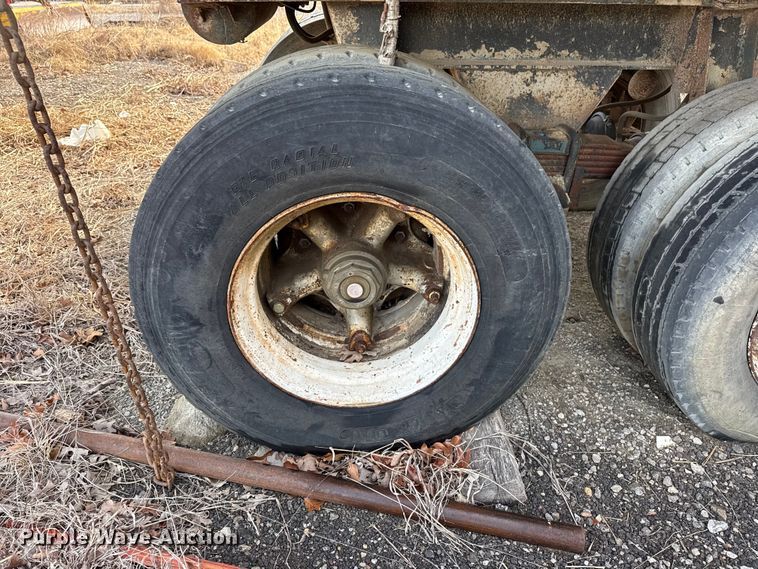 image for item EU4125 1968 Hobbs Trailer end dump trailer