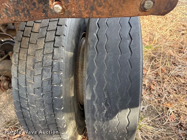 image for item EU4125 1968 Hobbs Trailer end dump trailer