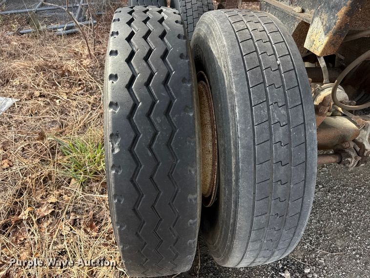 image for item EU4125 1968 Hobbs Trailer end dump trailer