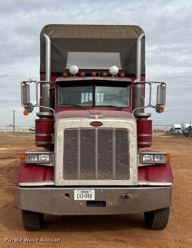 image for item EU4887 2012 Peterbilt 367 cotton module transport truck