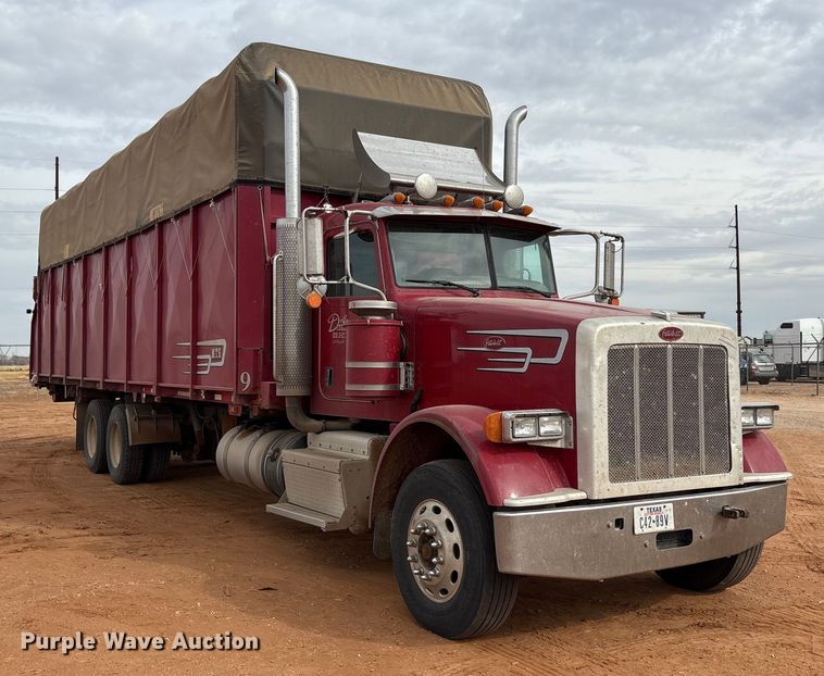 image for item EU4887 2012 Peterbilt 367 cotton module transport truck