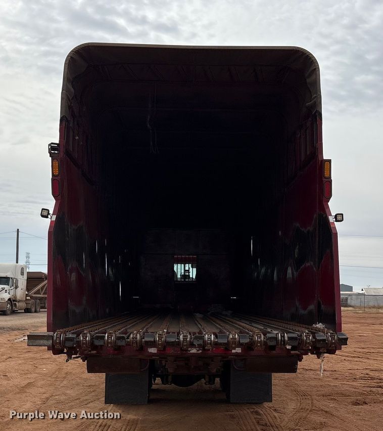 image for item EU4887 2012 Peterbilt 367 cotton module transport truck