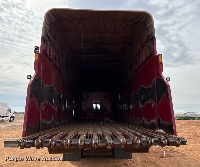 image for item EU4887 2012 Peterbilt 367 cotton module transport truck