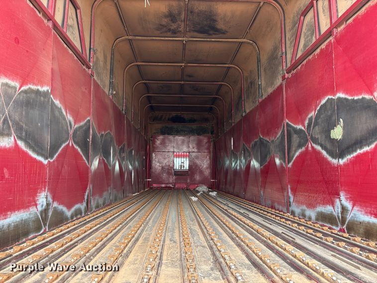 image for item EU4887 2012 Peterbilt 367 cotton module transport truck