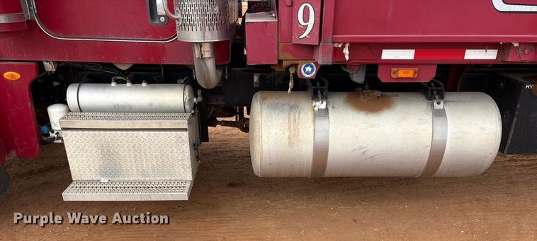 image for item EU4887 2012 Peterbilt 367 cotton module transport truck