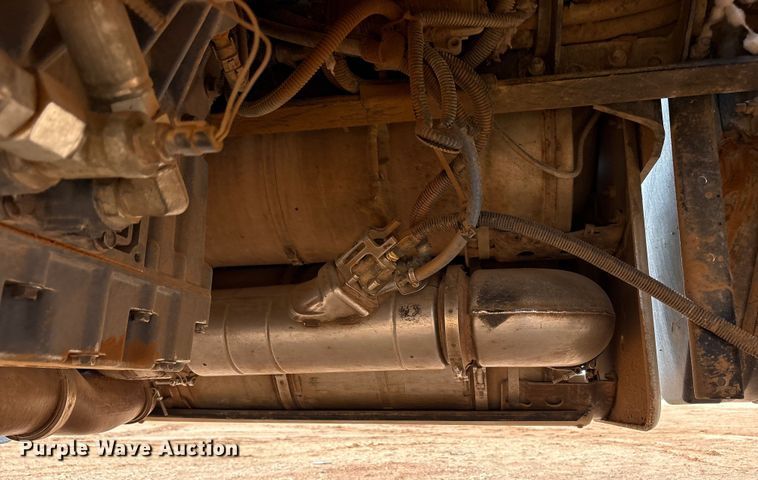 image for item EU4887 2012 Peterbilt 367 cotton module transport truck