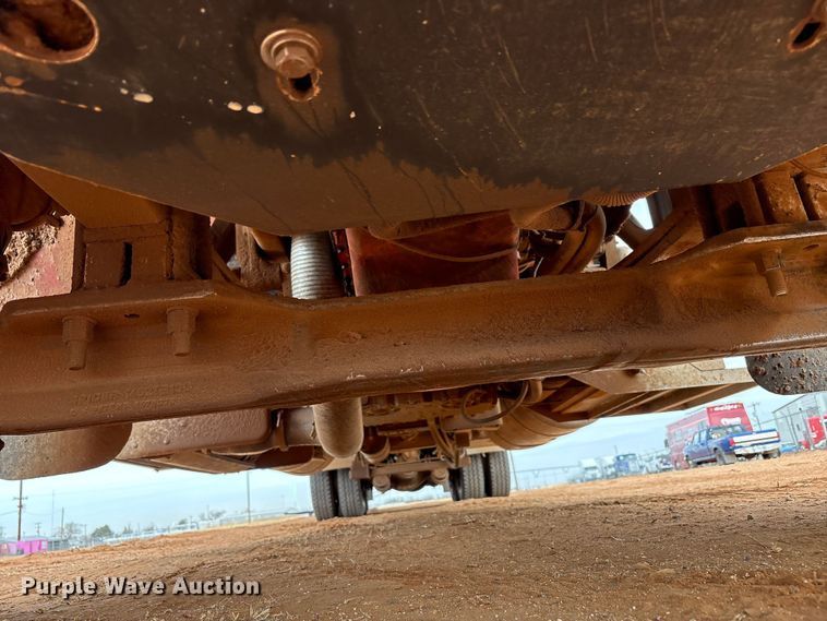 image for item EU4887 2012 Peterbilt 367 cotton module transport truck