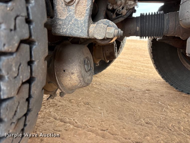 image for item EU4887 2012 Peterbilt 367 cotton module transport truck