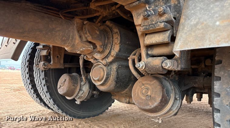 image for item EU4887 2012 Peterbilt 367 cotton module transport truck