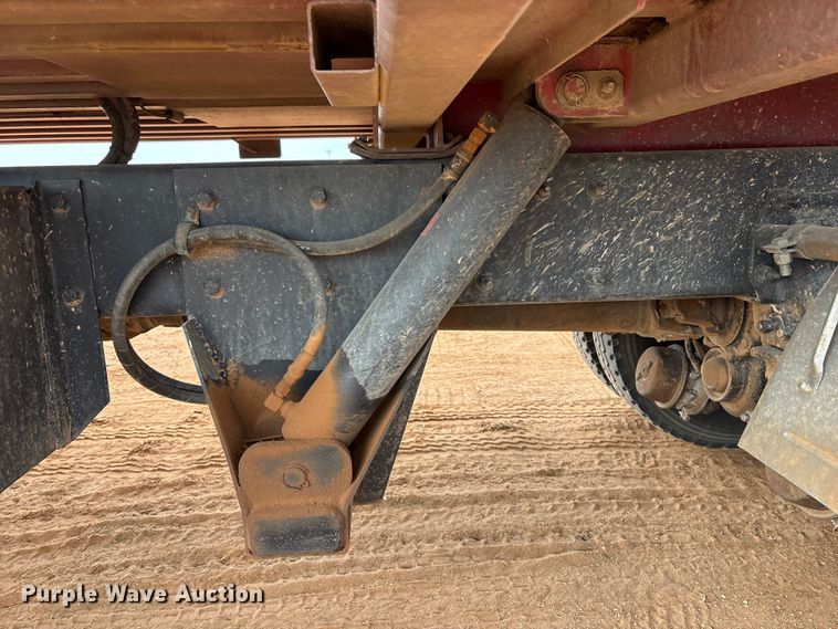 image for item EU4887 2012 Peterbilt 367 cotton module transport truck