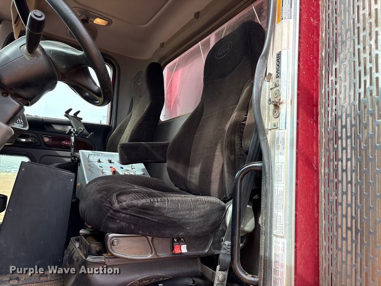 image for item EU4887 2012 Peterbilt 367 cotton module transport truck