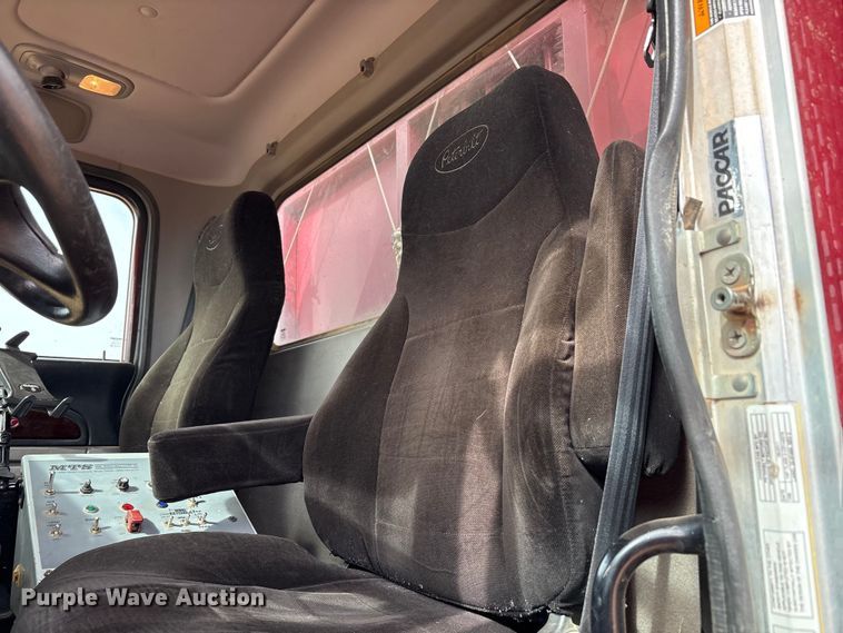 image for item EU4887 2012 Peterbilt 367 cotton module transport truck