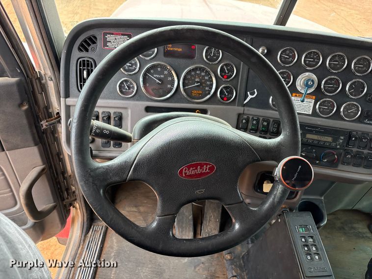 image for item EU4887 2012 Peterbilt 367 cotton module transport truck