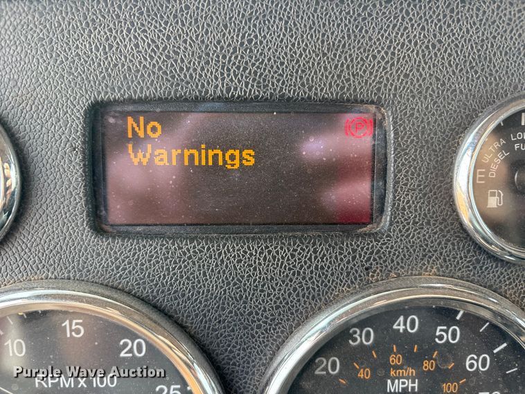 image for item EU4887 2012 Peterbilt 367 cotton module transport truck