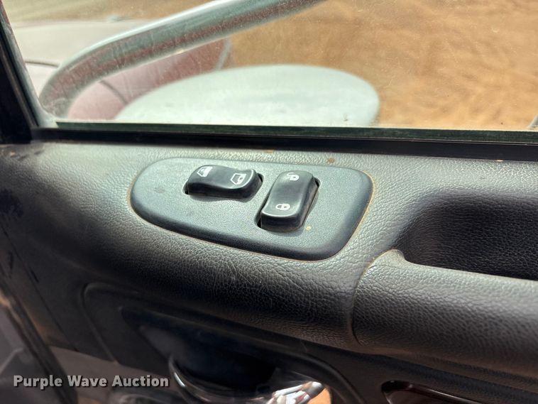 image for item EU4887 2012 Peterbilt 367 cotton module transport truck