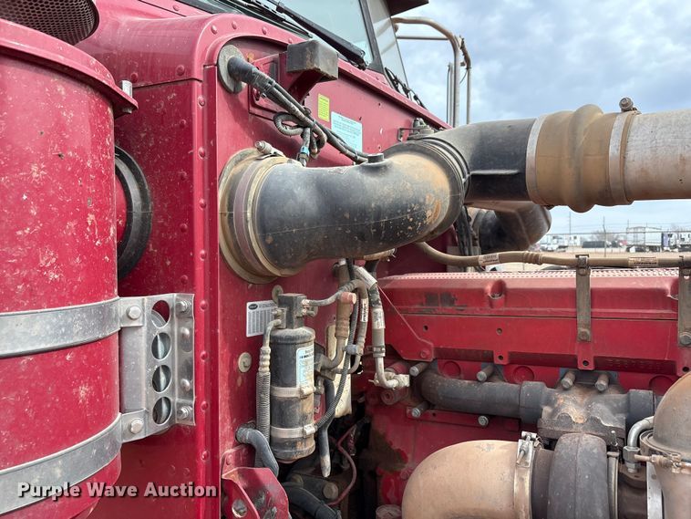 image for item EU4887 2012 Peterbilt 367 cotton module transport truck