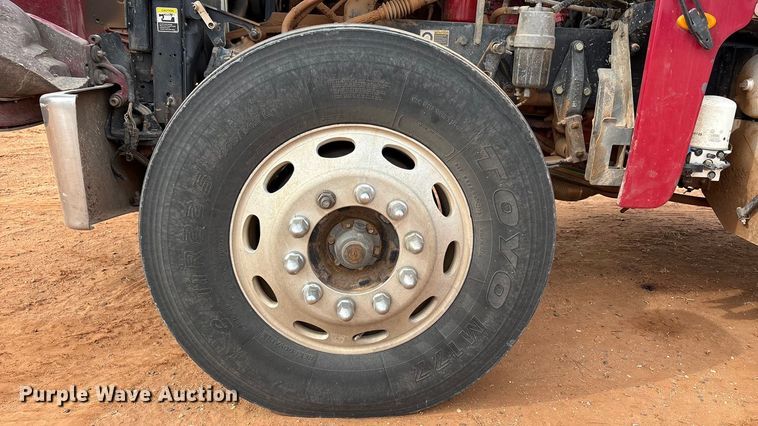 image for item EU4887 2012 Peterbilt 367 cotton module transport truck