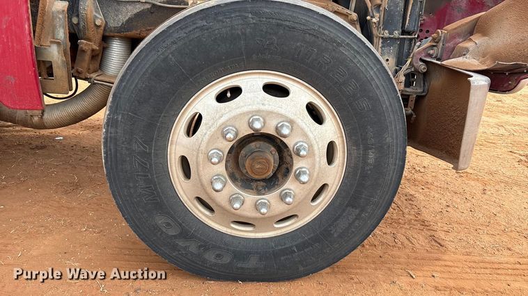 image for item EU4887 2012 Peterbilt 367 cotton module transport truck