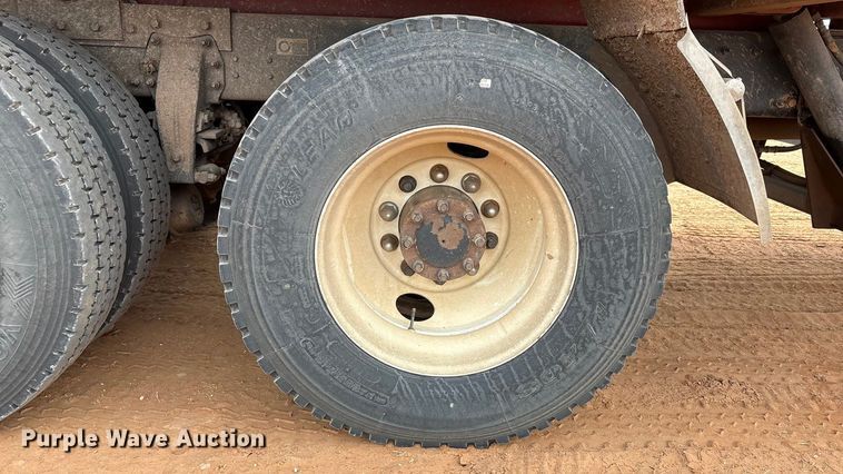 image for item EU4887 2012 Peterbilt 367 cotton module transport truck