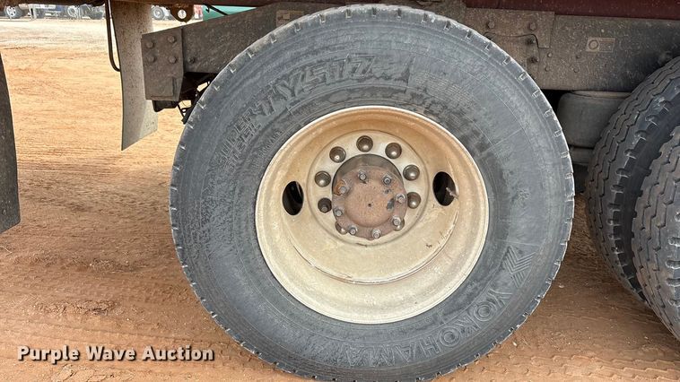 image for item EU4887 2012 Peterbilt 367 cotton module transport truck