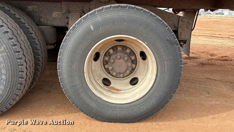 image for item EU4887 2012 Peterbilt 367 cotton module transport truck