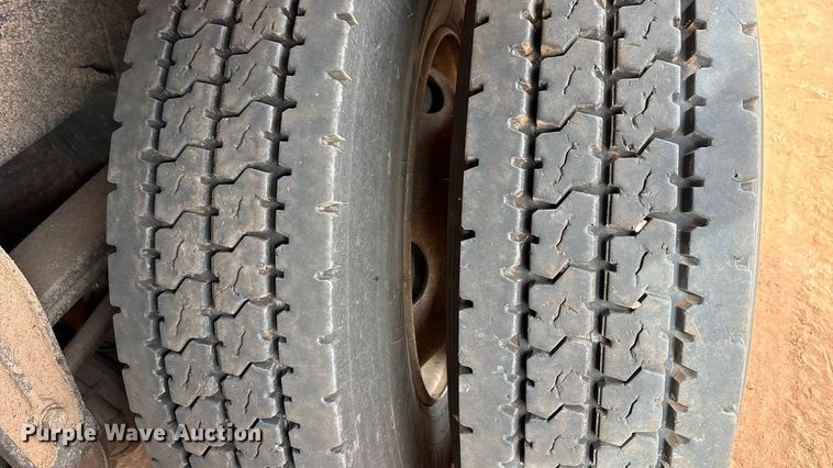 image for item EU4887 2012 Peterbilt 367 cotton module transport truck