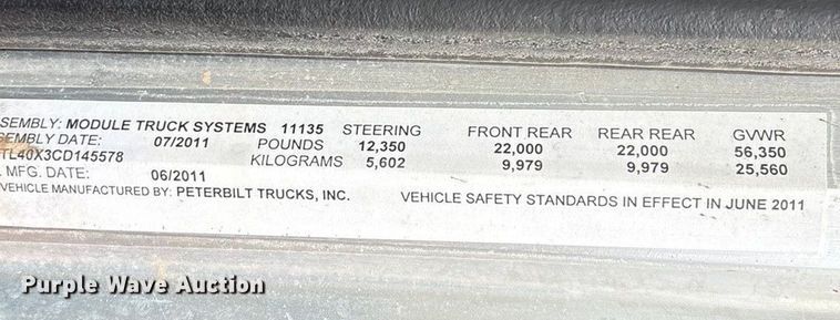 image for item EU4887 2012 Peterbilt 367 cotton module transport truck