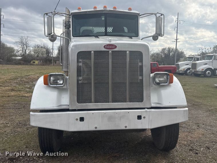 image for item EV2780 2014 Peterbilt 365 semi truck