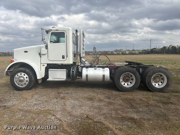 image for item EV2780 2014 Peterbilt 365 semi truck
